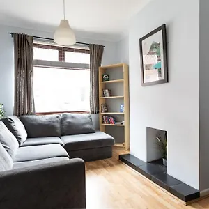 - 3 Bedroom Cosy - Walking Distance To Belfast